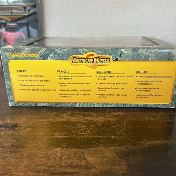 1/43 American Muscle - Class of 1970 - ERTL Collectibles And 1:64 1970 Camaro - Picture 6 of 7